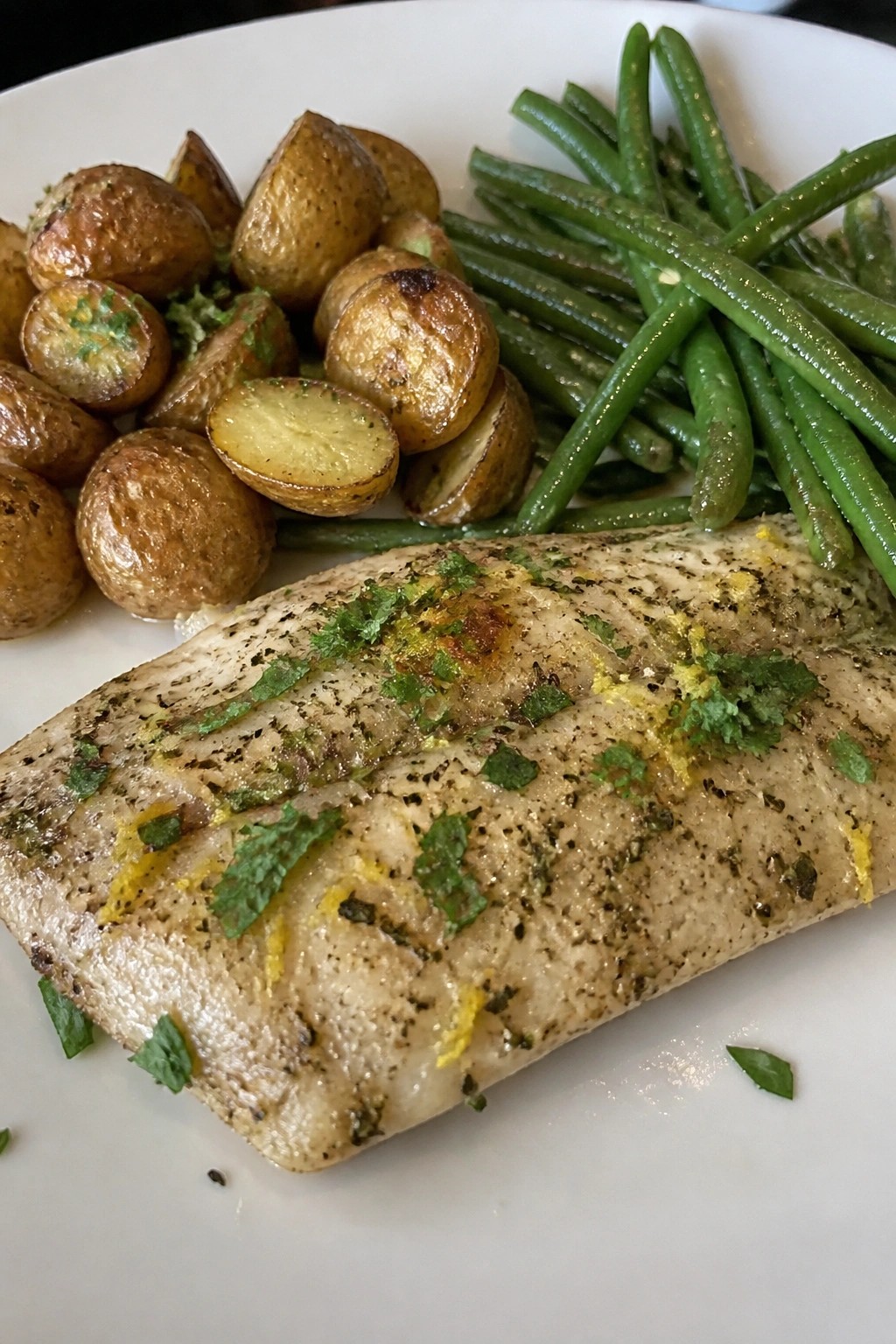 Lemon-Herb Tilapia with Garlic Potatoes and Green Beans