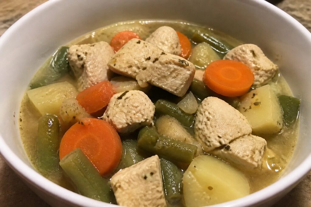 10 Simple Chicken and Vegetable Crockpot Stew Recipes for Light Family Dinners
