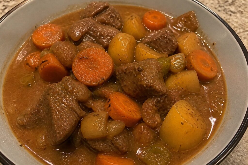11 Comfort Food Slow Cooker Stew Recipes Designed for Relaxed Sunday Suppers