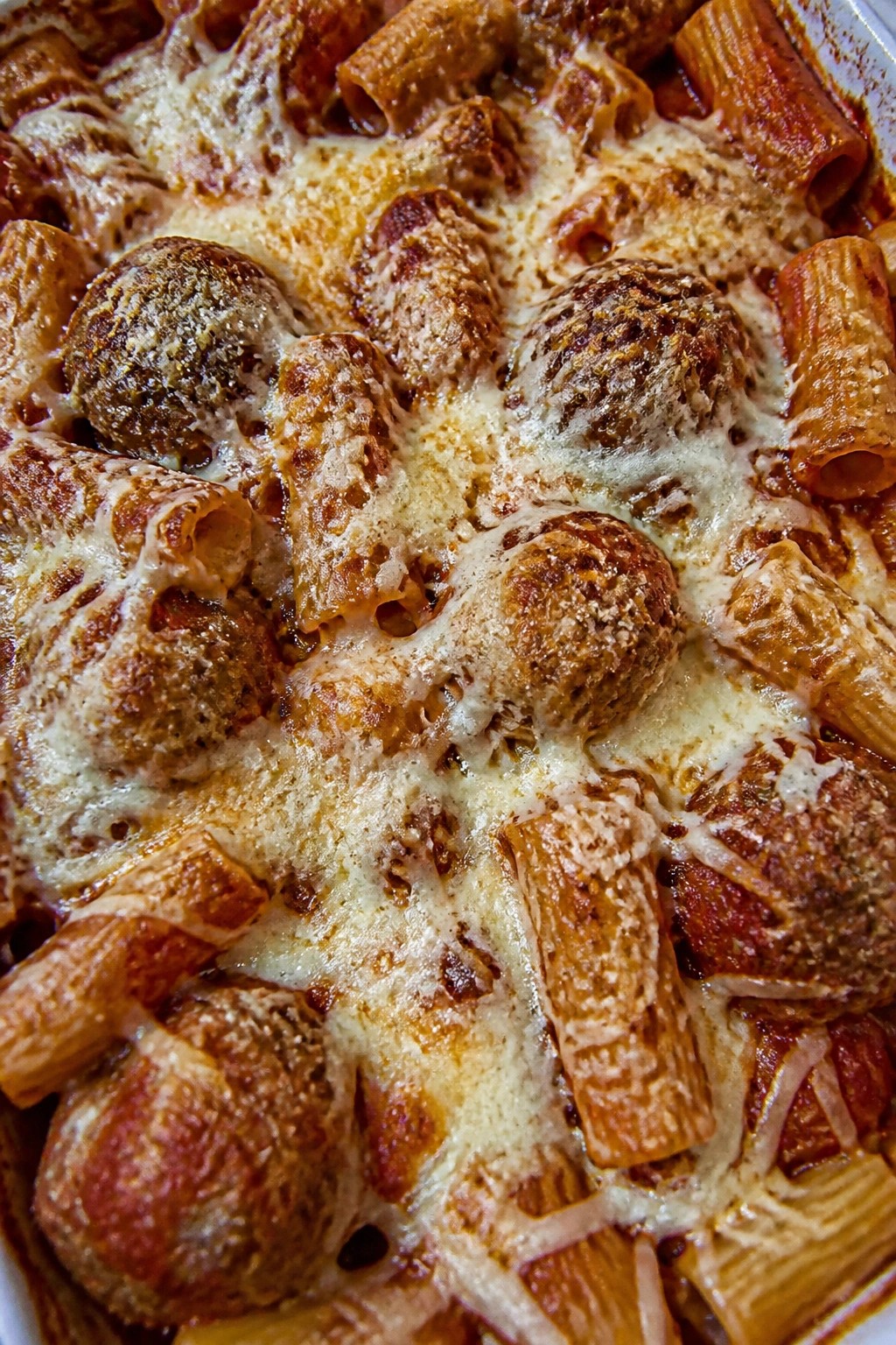 Baked Rigatoni with Meatballs and Mozzarella