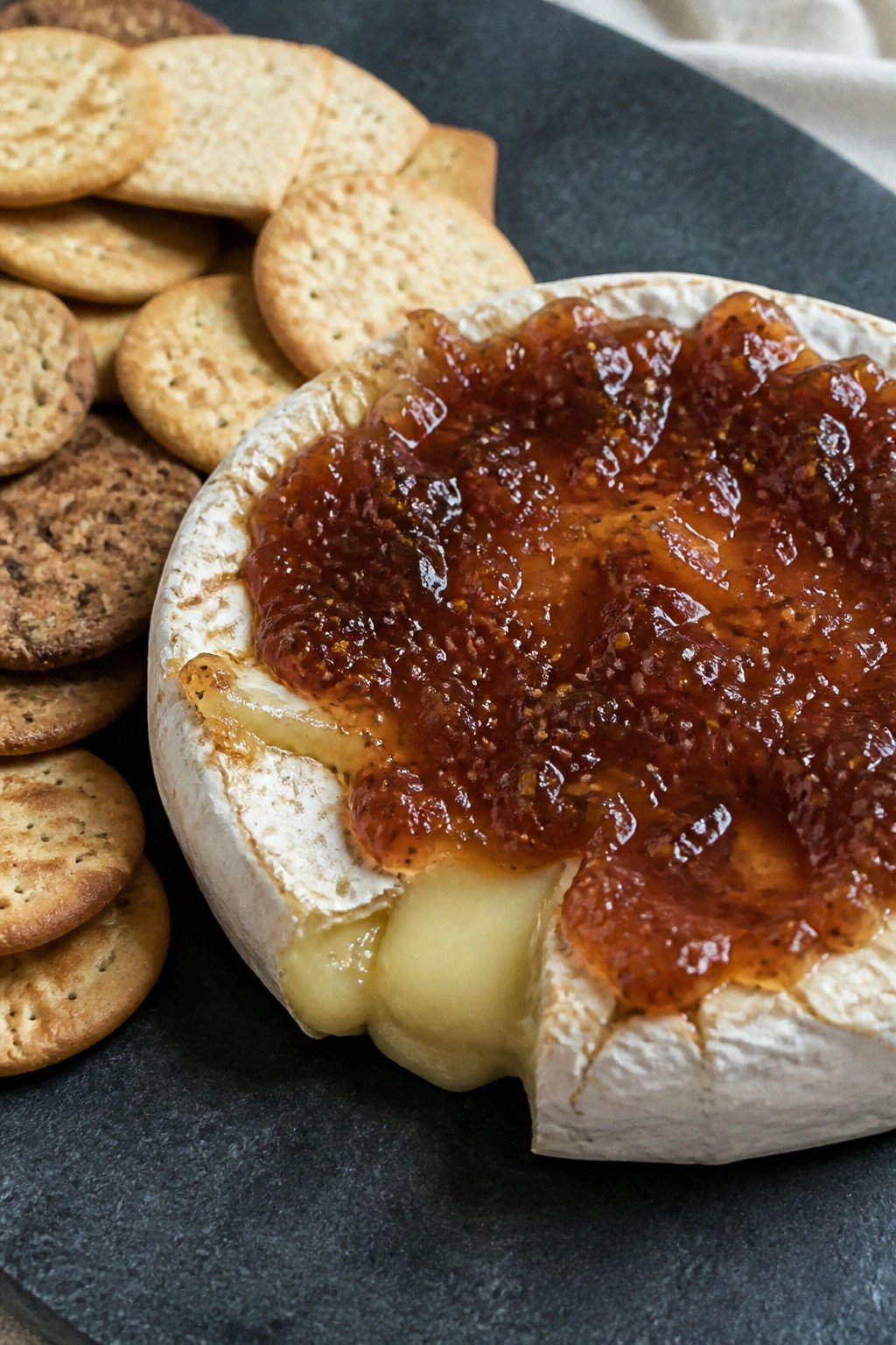 Baked Brie with Fig Jam and Crackers