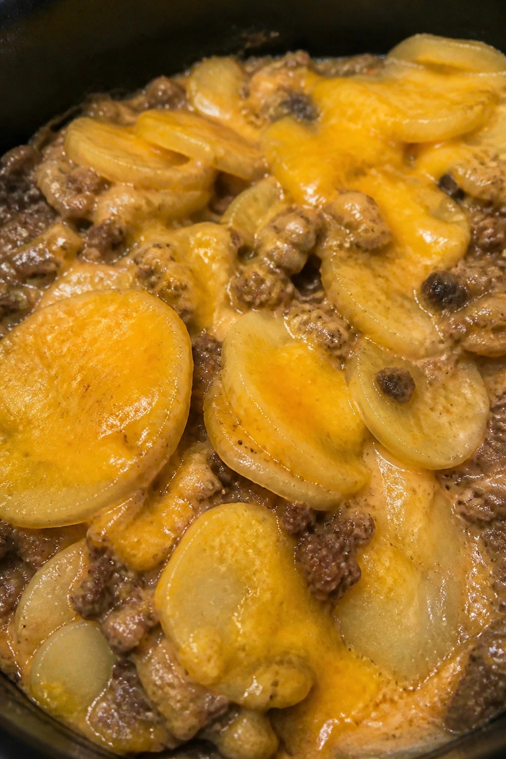 Slow Cooker Cheesy Beef and Potato Casserole