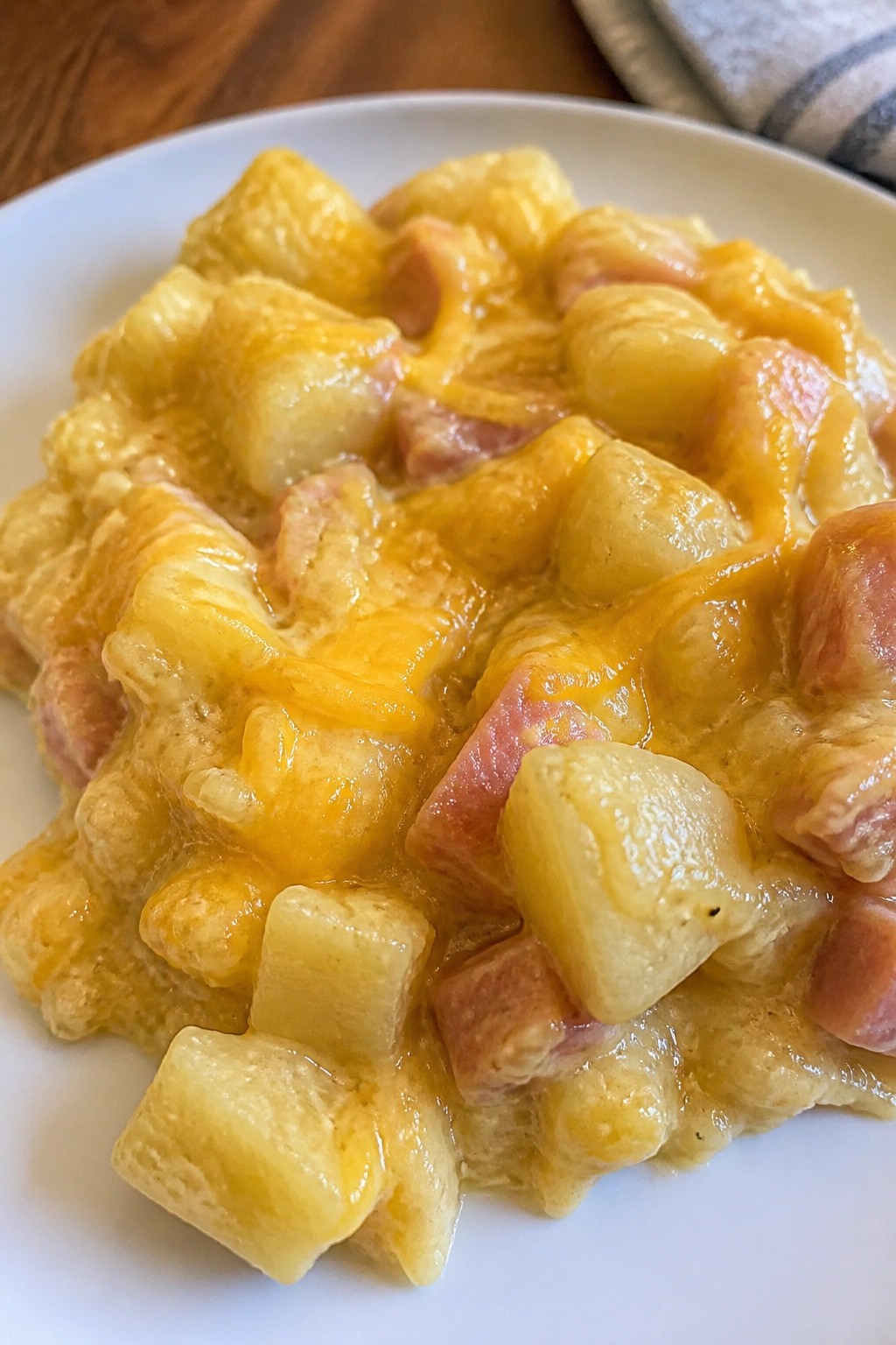 Slow Cooker Cheesy Ham and Potato Casserole