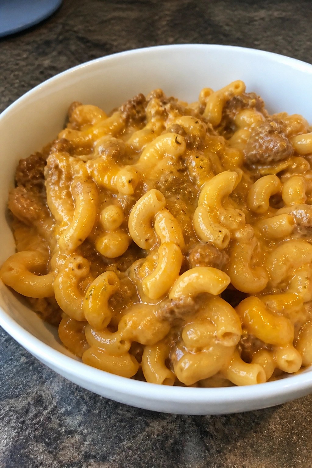Lazy Slow Cooker Cheeseburger Macaroni Casserole