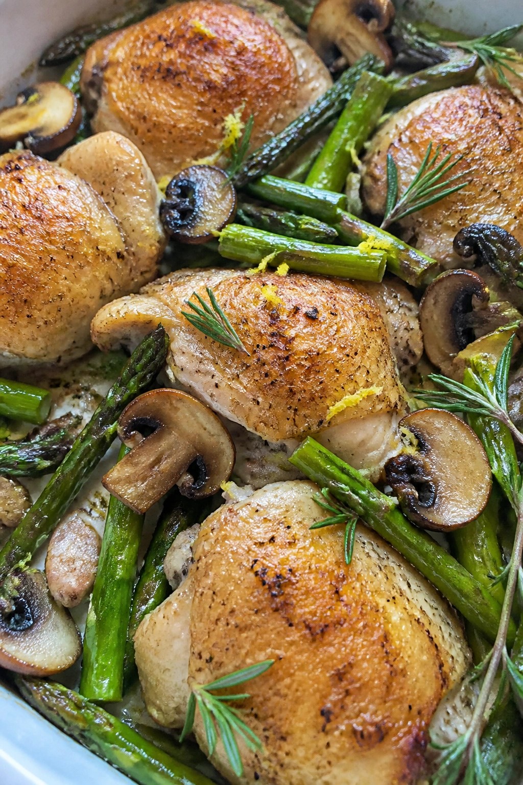 Lemon Rosemary Chicken with Asparagus and Mushrooms
