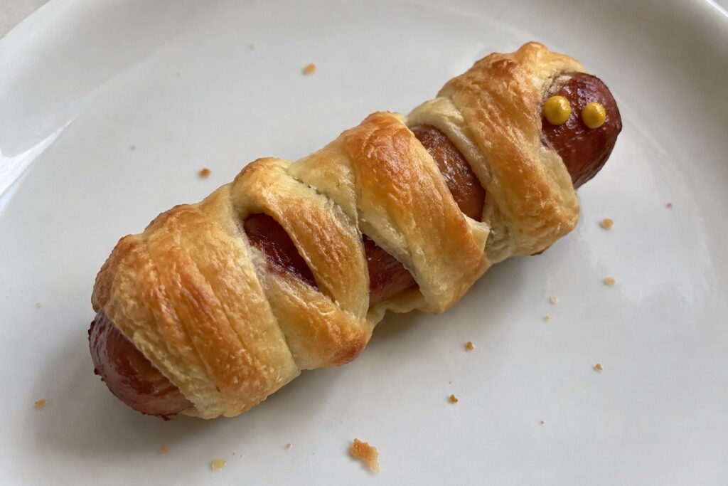 11 Halloween Appetizers for a Spooktacular Spread