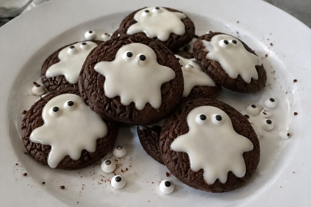 13 Easy Halloween Treats That Are Quick and Tasty 13 Easy Halloween Treats That Are Quick and Tasty