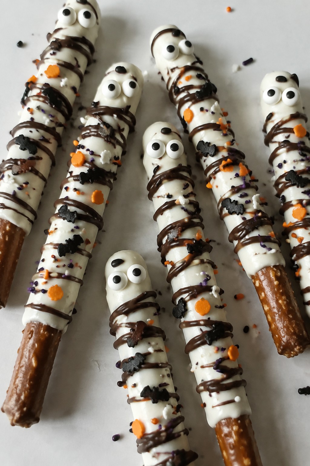 Spooky White Chocolate Covered Pretzels