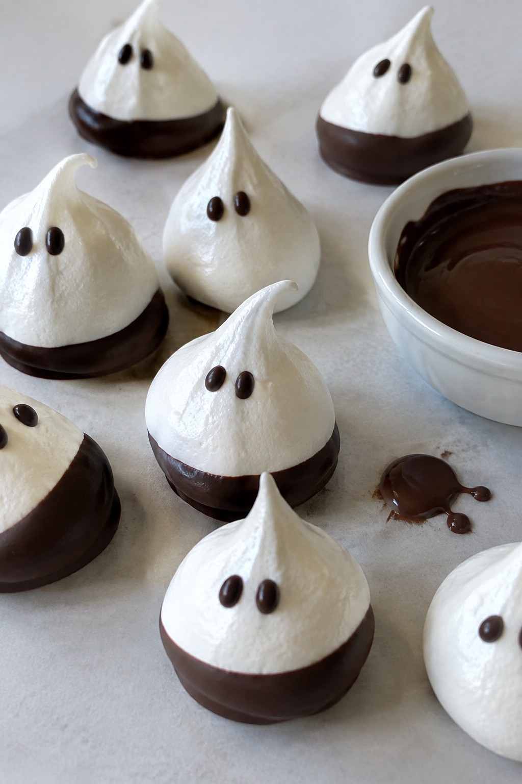 Ghost Meringue Kisses with Chocolate Dip