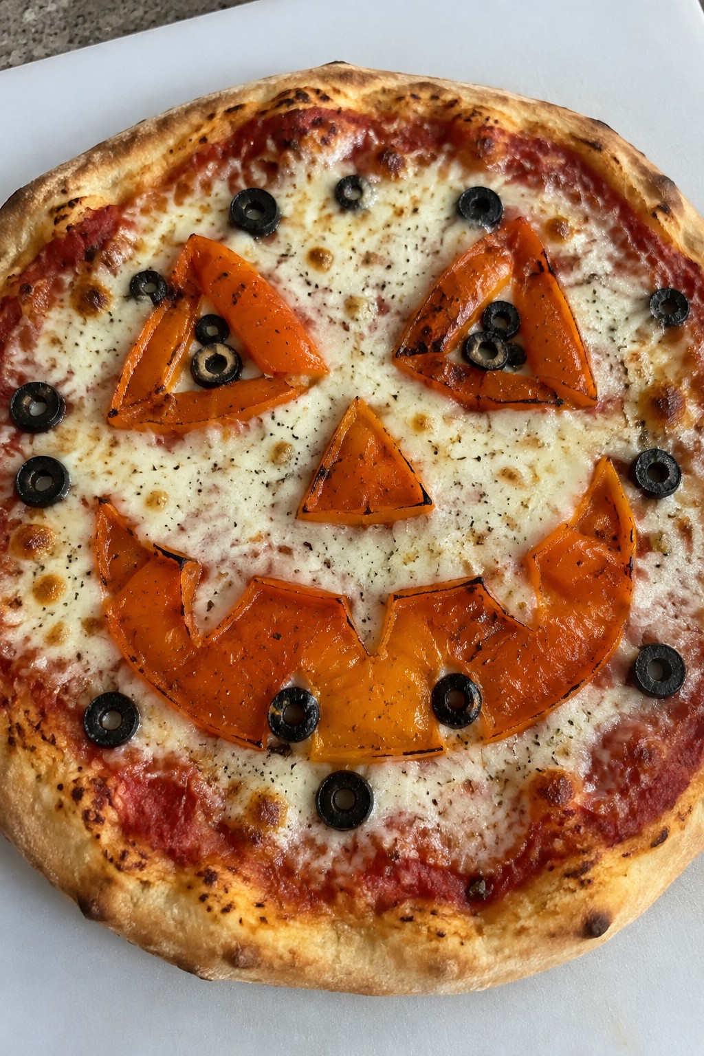 Jack-o’-Lantern Roasted Pepper Pizza