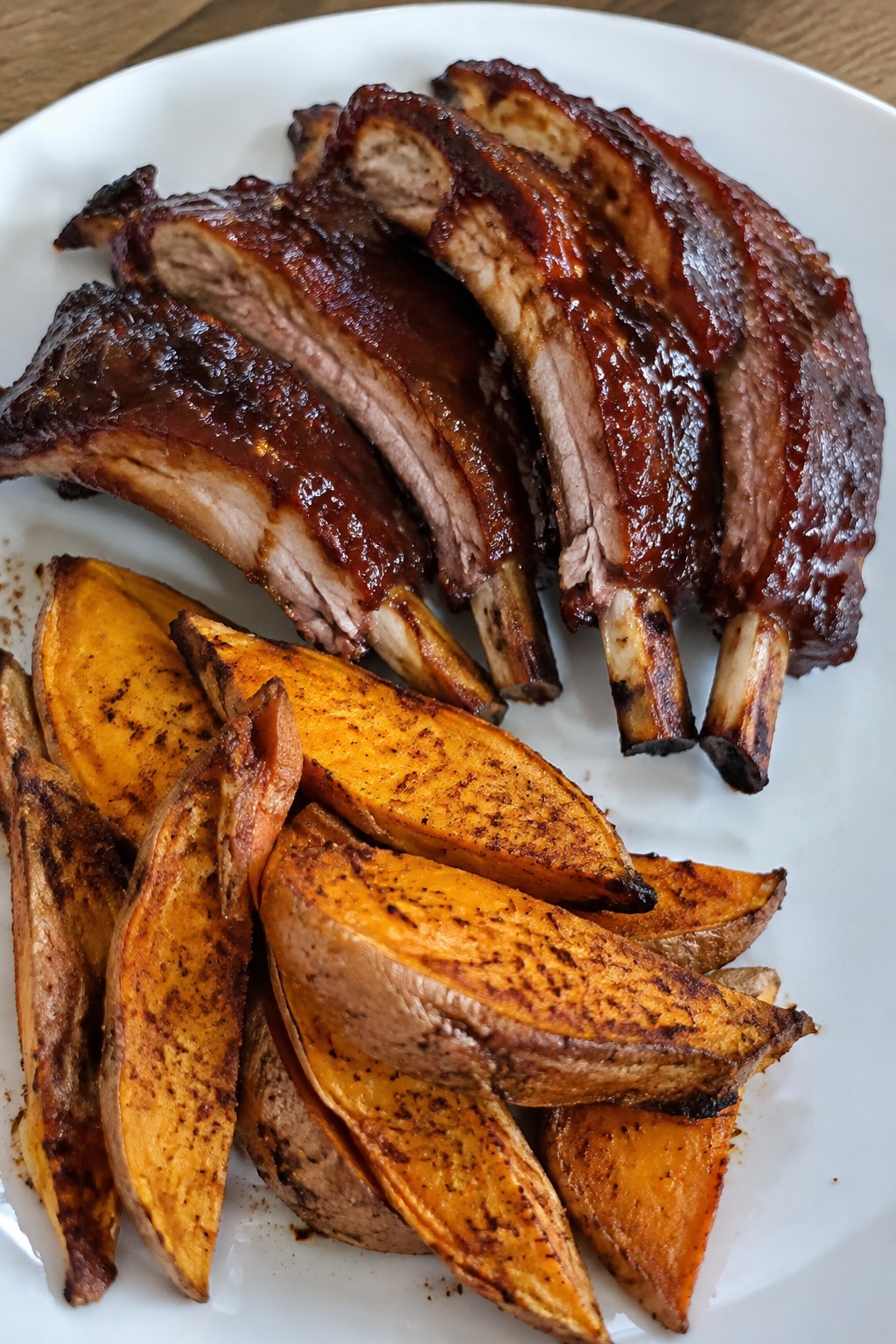 Bat-Wing BBQ Ribs with Sweet Potato Wedges