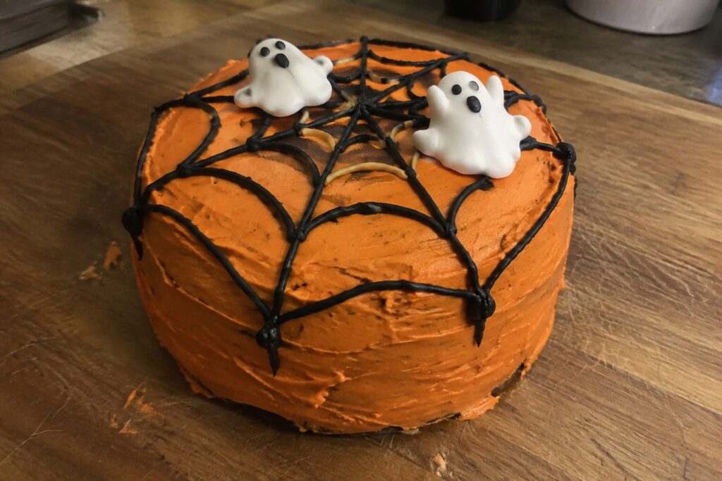 19 Creative Halloween House Decorations to Impress Guests