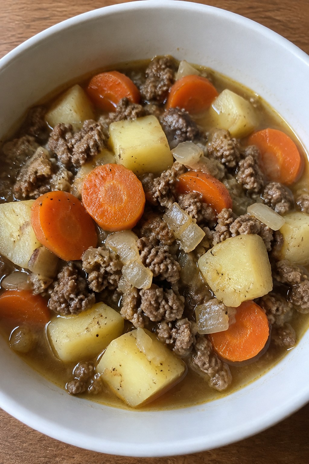 Classic Potato and Carrot Hamburger Stew